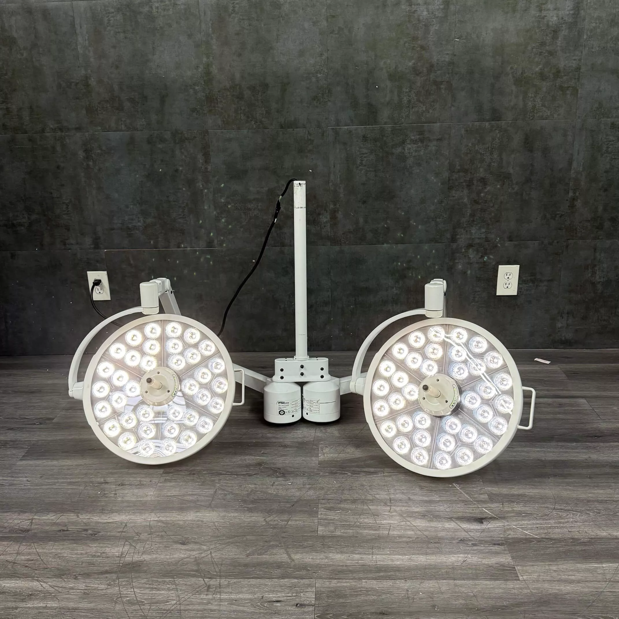 Bovie MI-1000 Dual Ceiling Mount LED Surgical Lights
