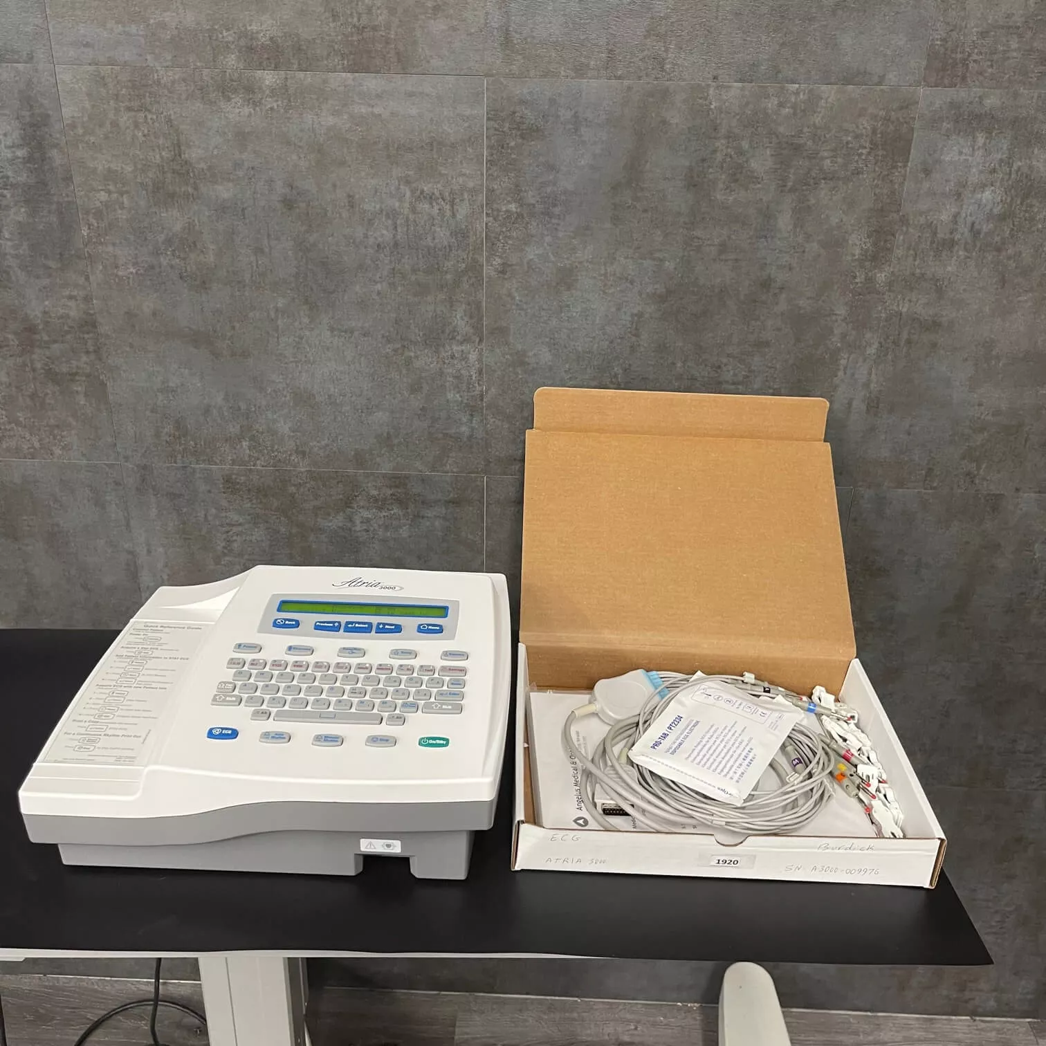 Burdick Atria 3000 ECG EKG