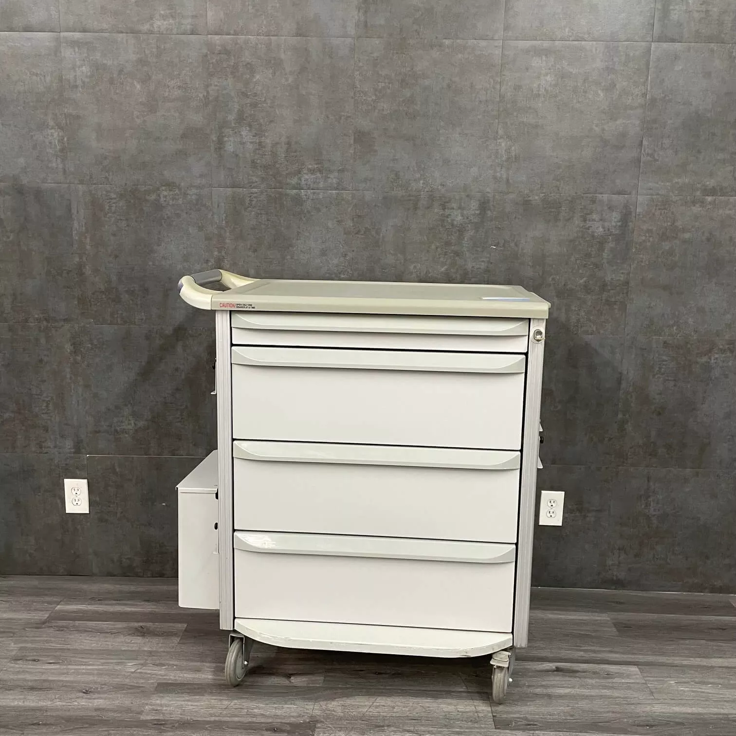 Capsa M-Series Medication Cart