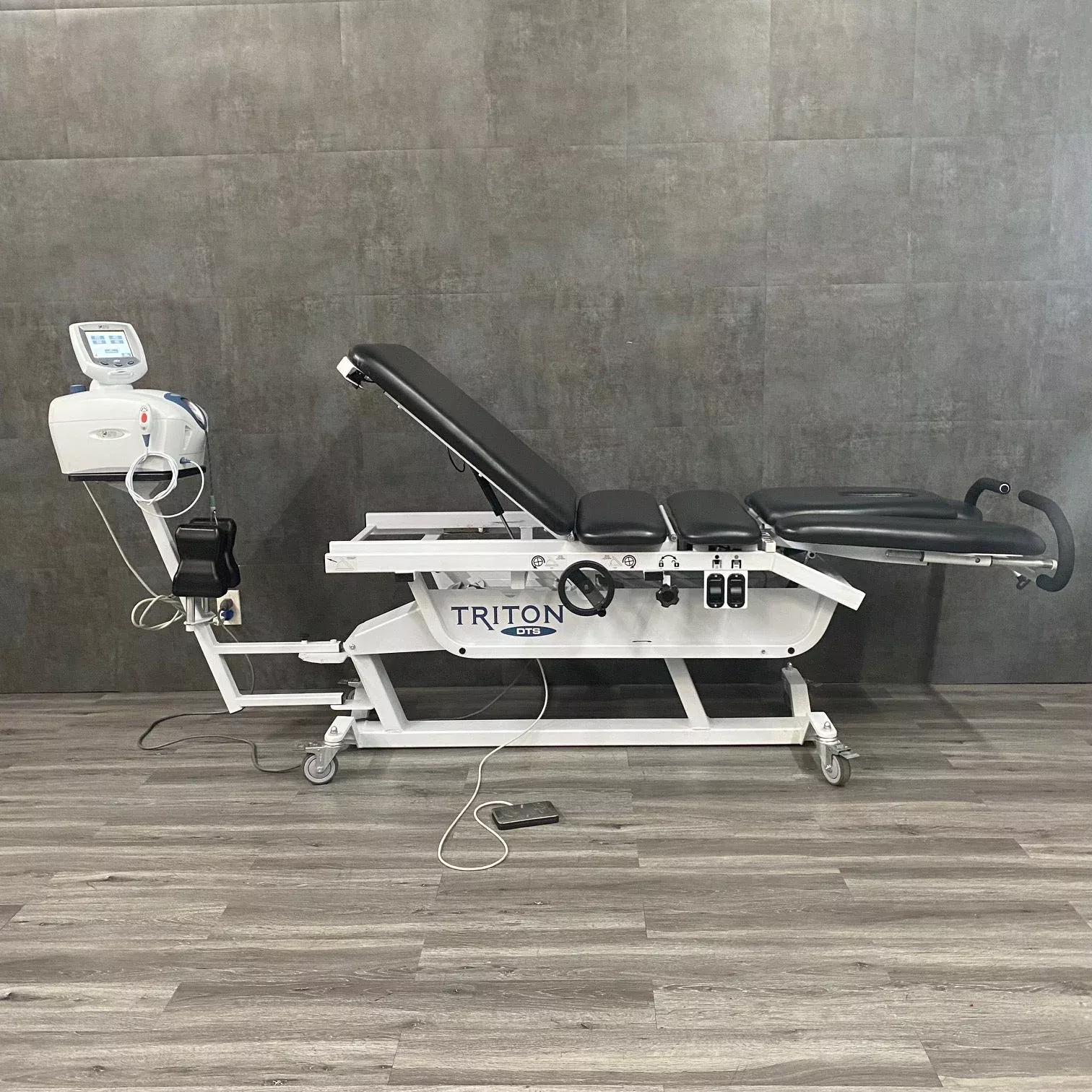 Chattanooga Triton 6M Table with DTS Package