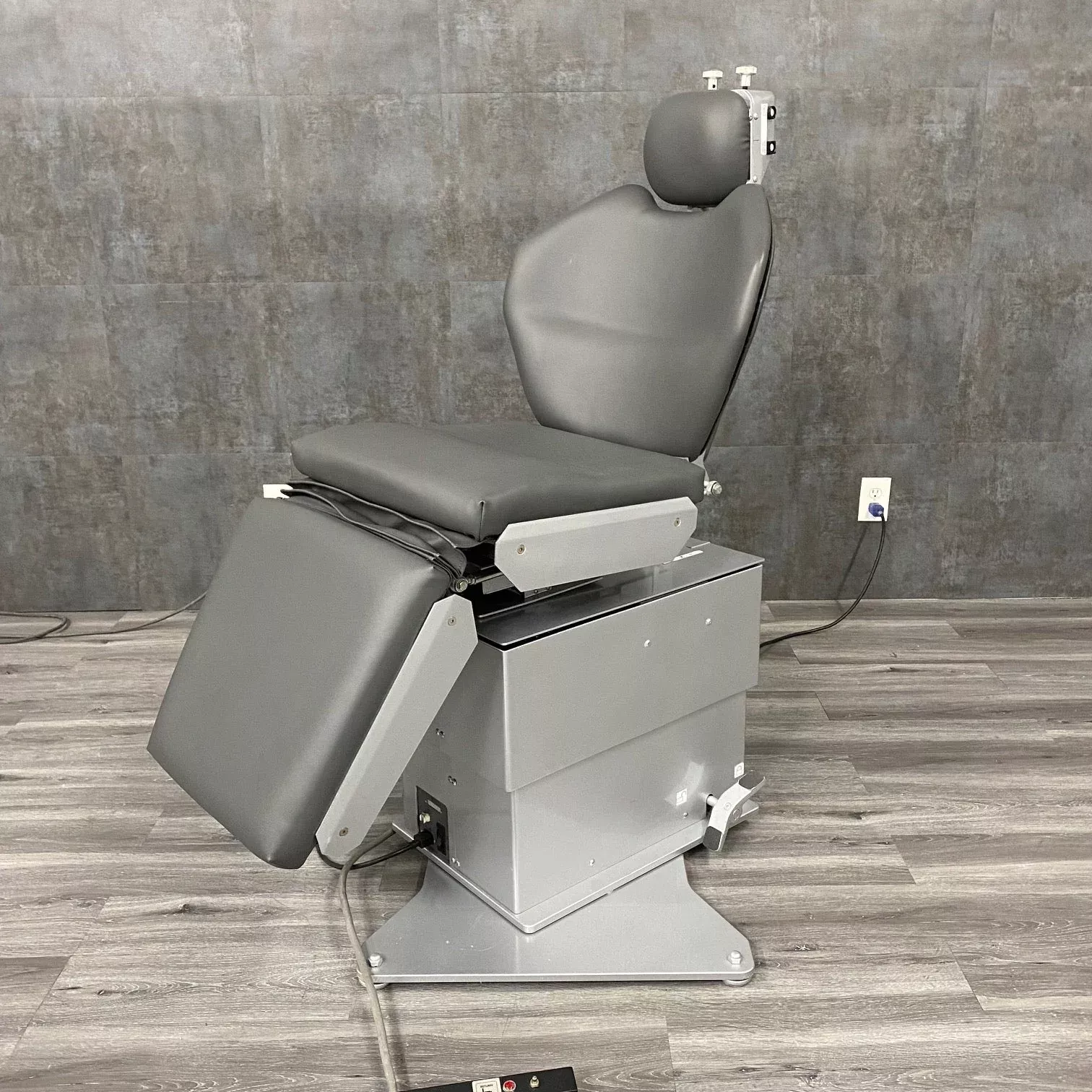 Dexta XYZ Procedure chair