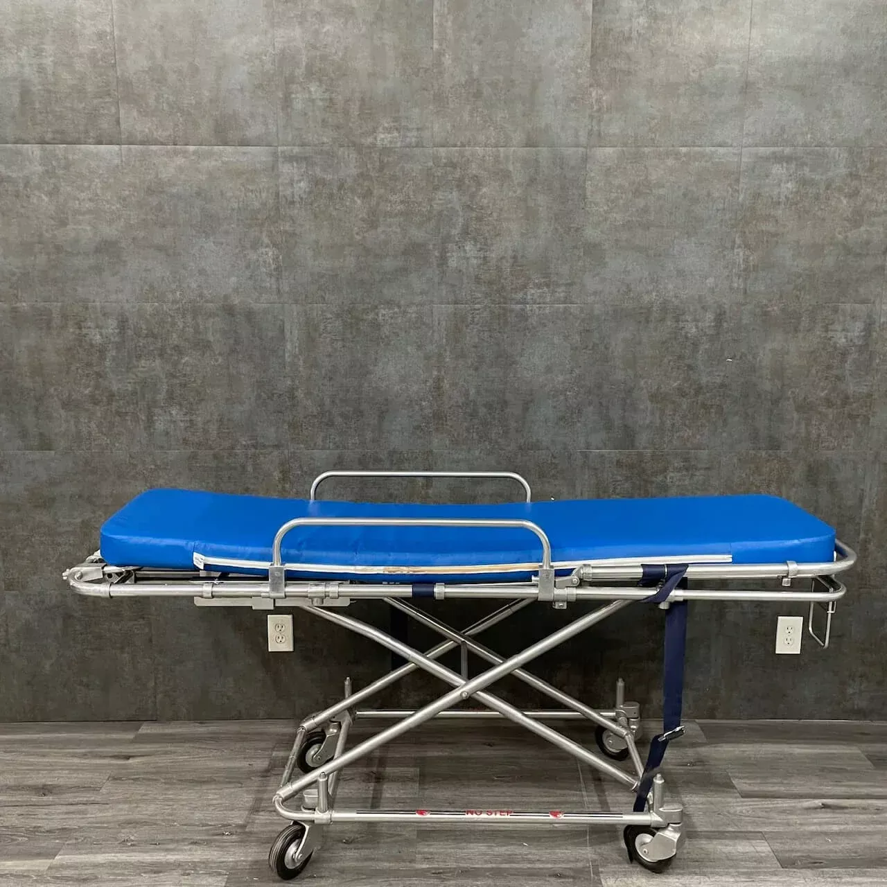 DynaMed MRI Conditional Ambulance Cot