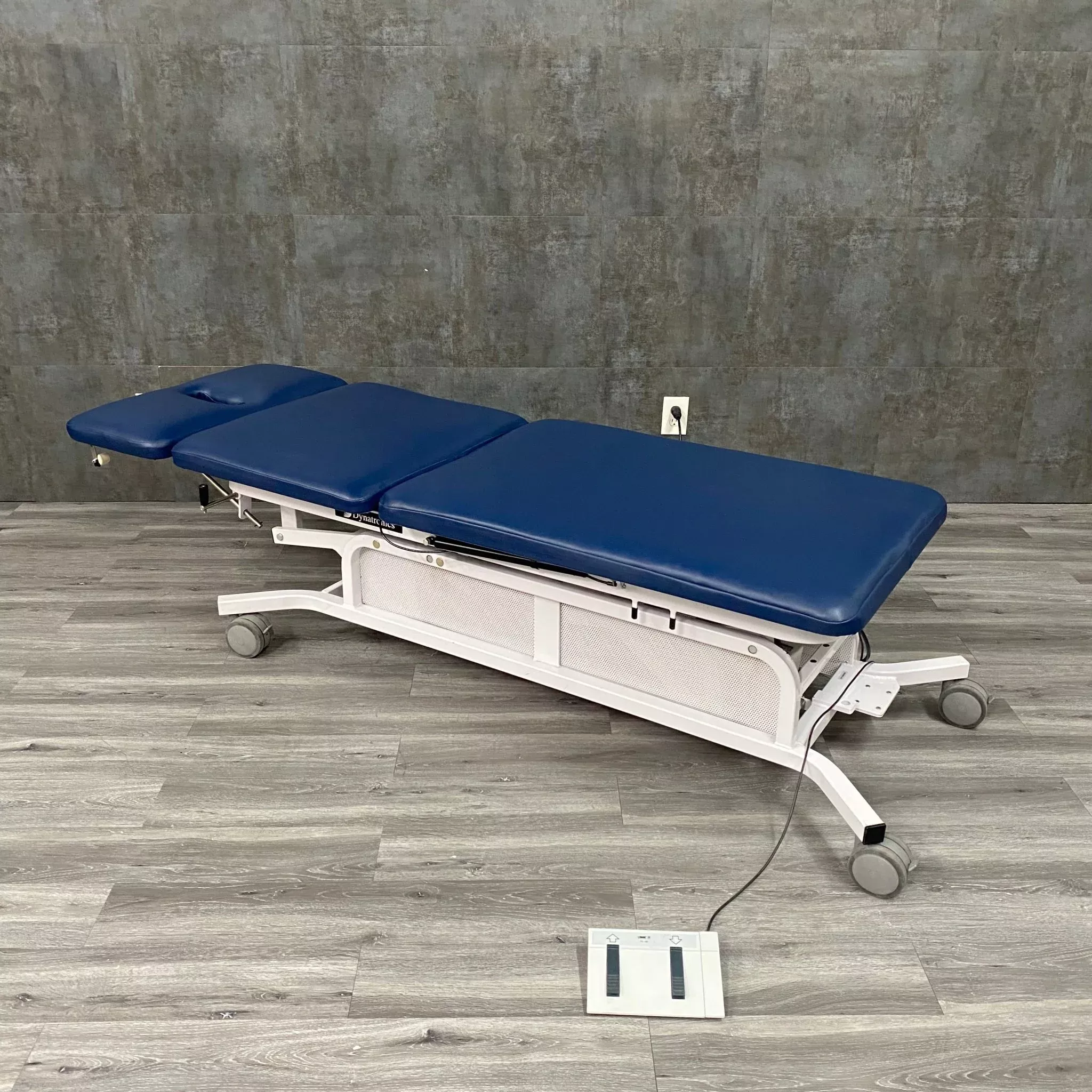 Dynatron Electric Hi Lo 3 Section Table (Refurbished)