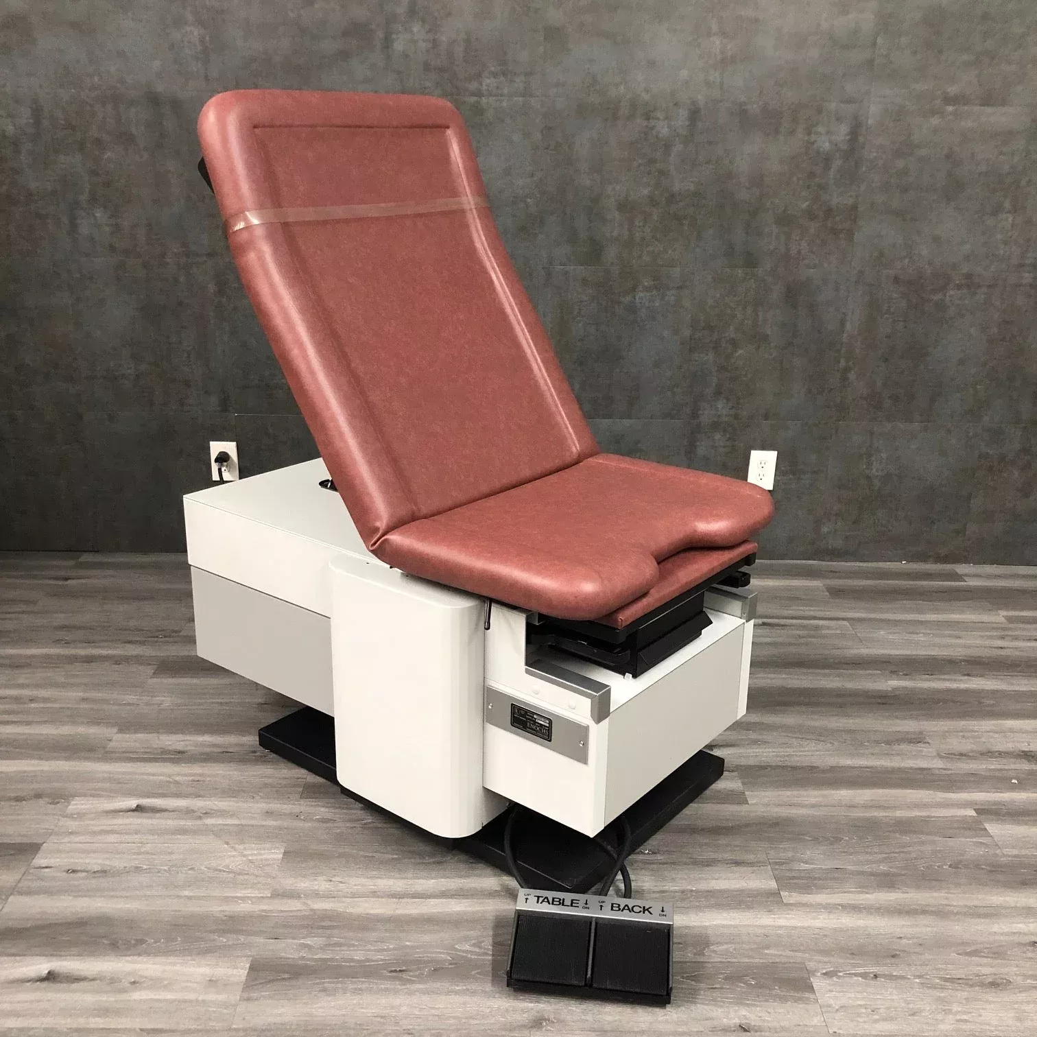Enochs 4000 Power Exam Table
