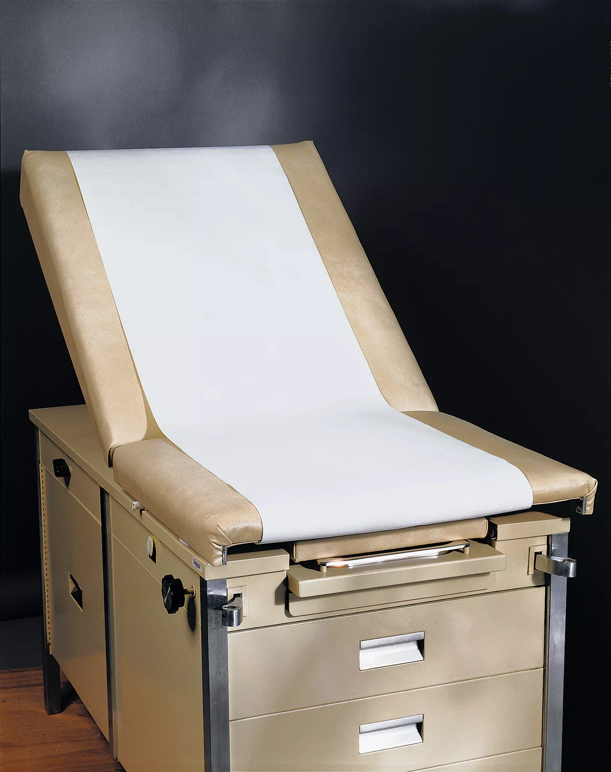 Exam Table Paper Rolls, Crepe Paper, 18″ x 125′ Roll; (12) Rolls/Case