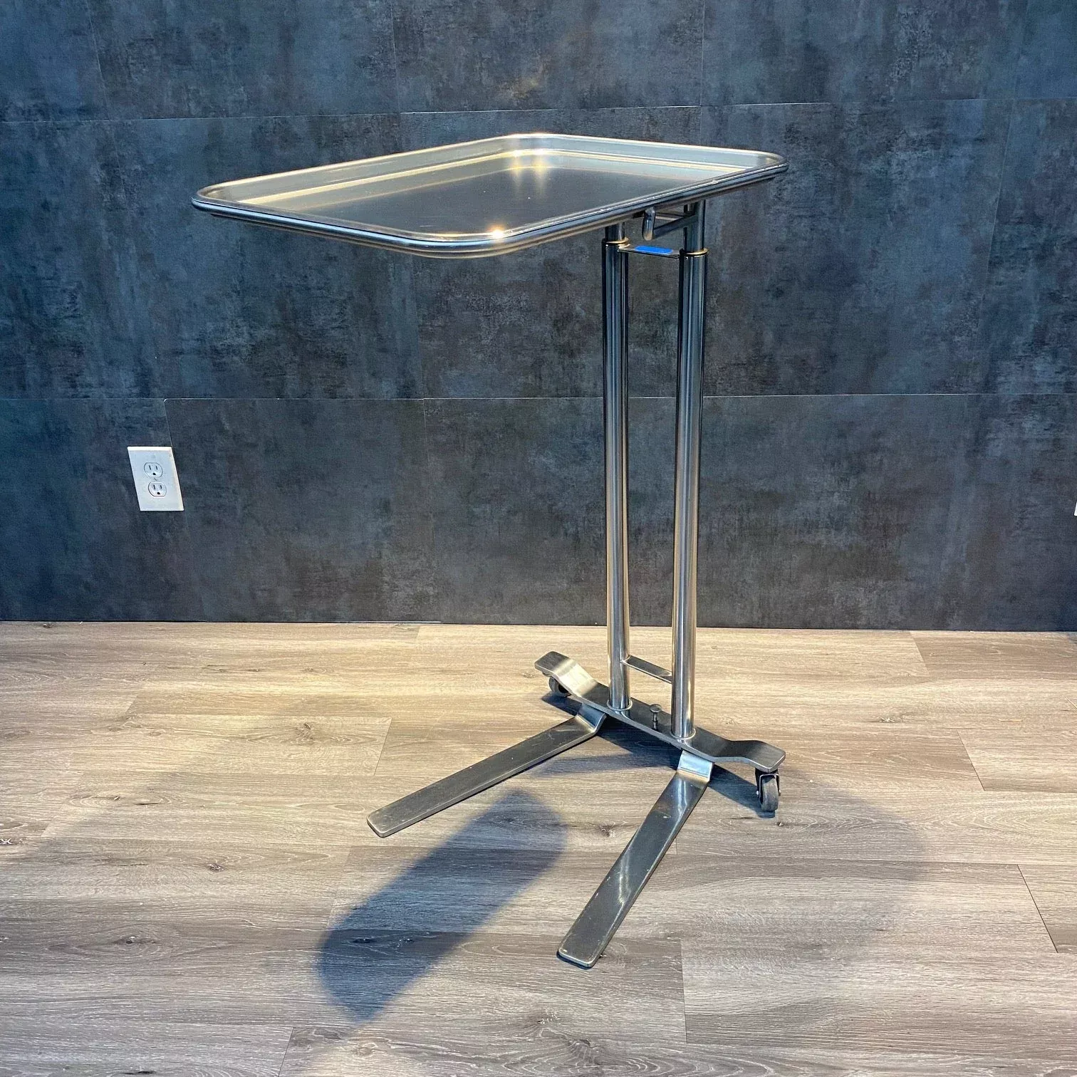 Foot Operated Mayo Stand
