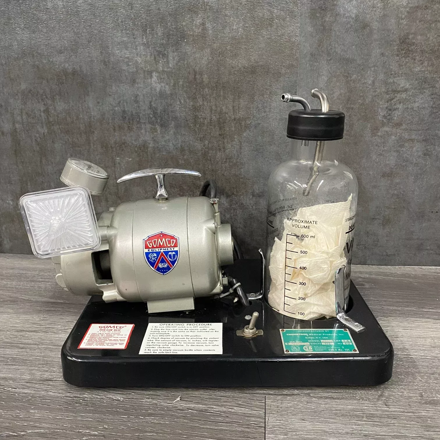 Gomco 789 Portable vacuum pump