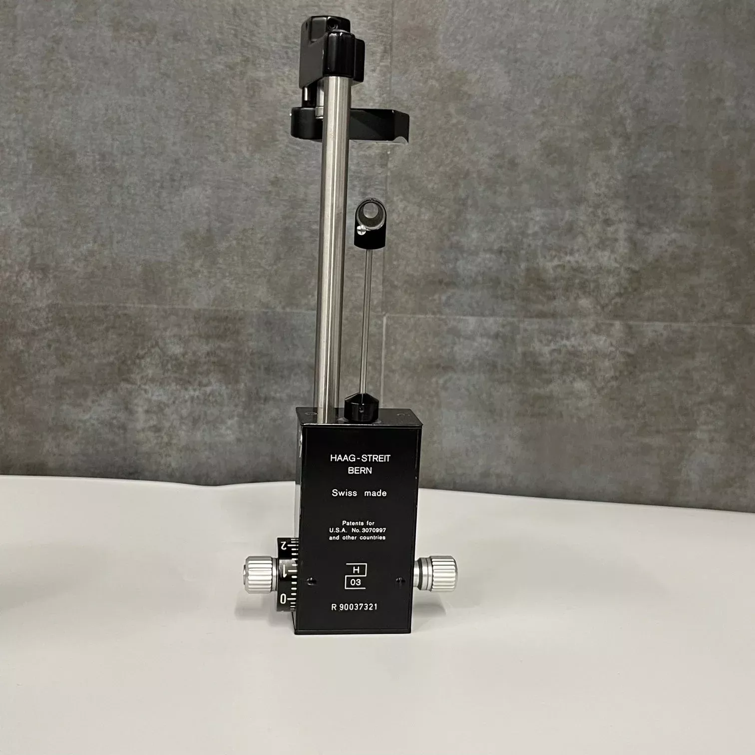 Haag-streit Bern Applanation Tonometer AT-900