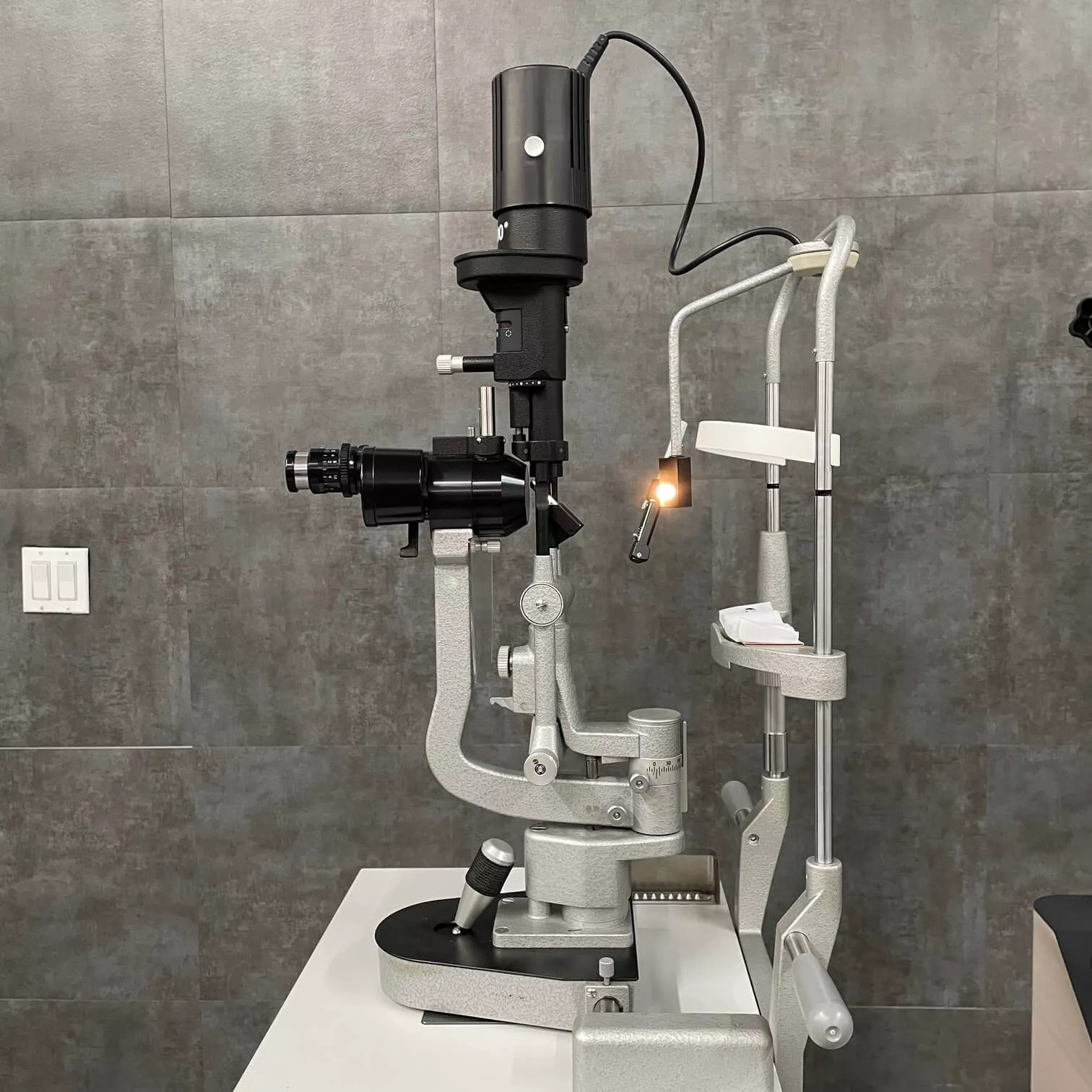 Haag‑Streit BM 900 Slit Lamp with Black Box Power Supply