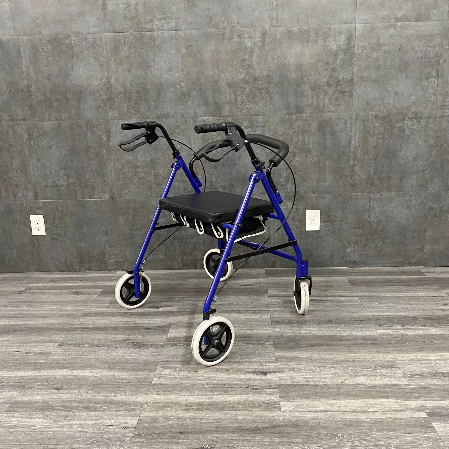 Heavy Duty Bariatric Rollator with storage