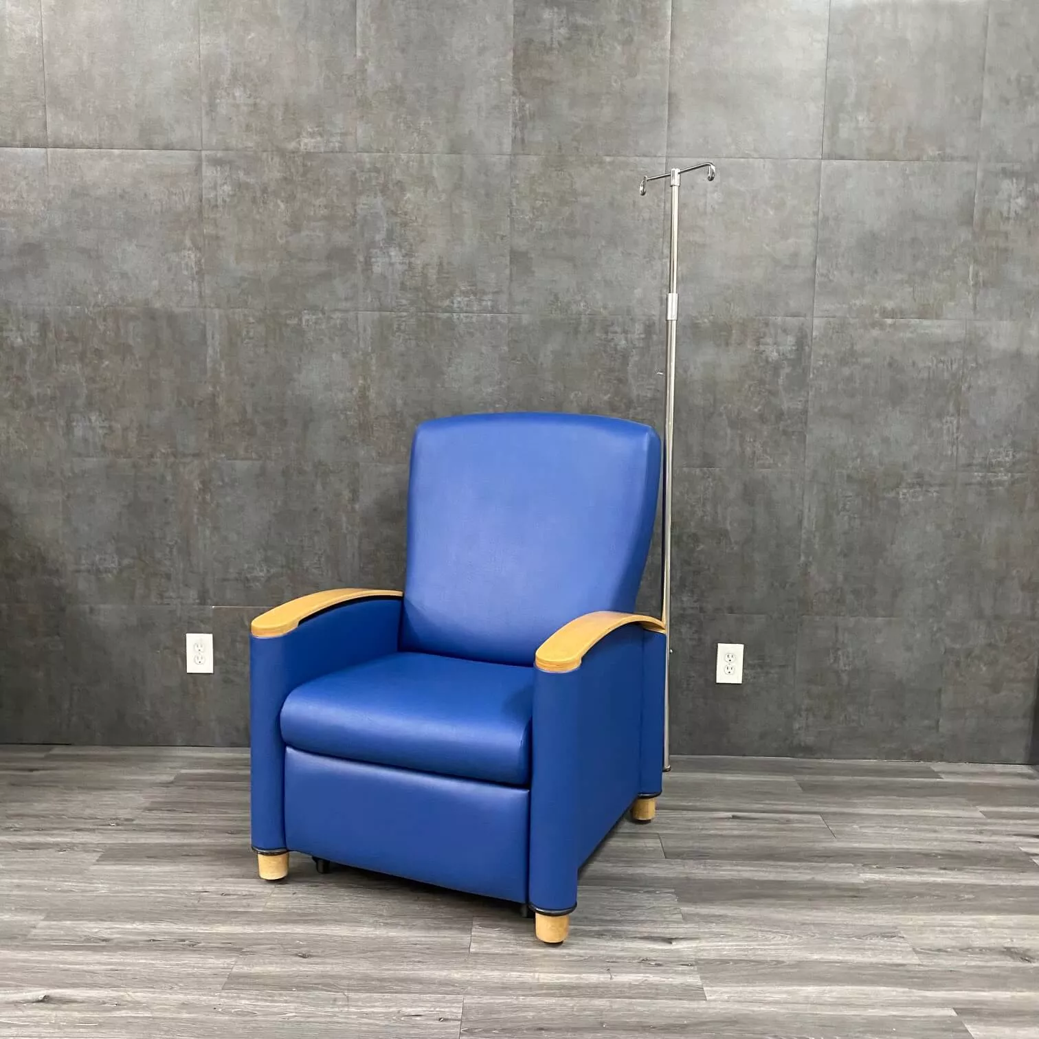 Heavy Duty Infusion Chair Recliner with Iv Pole