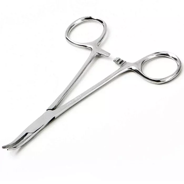 Kelly Forceps with Curved Tip 5 1/2"