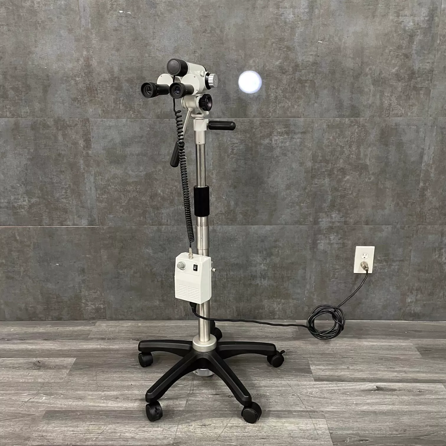 McKesson Lumeon PSS869 LED Colposcope