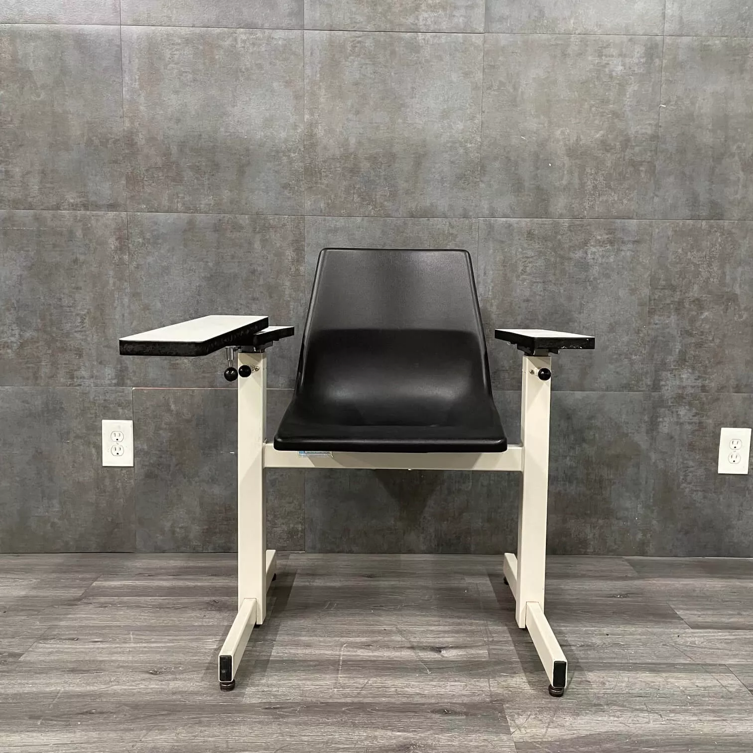 Mesa Blood Drawing Chair