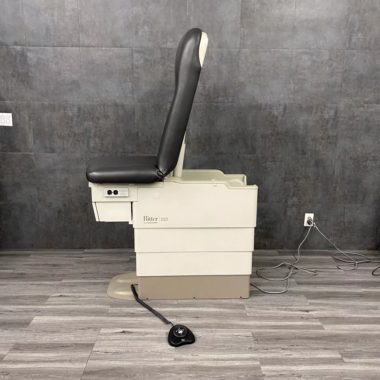 Midmark Ritter 223 Full Power Exam Table