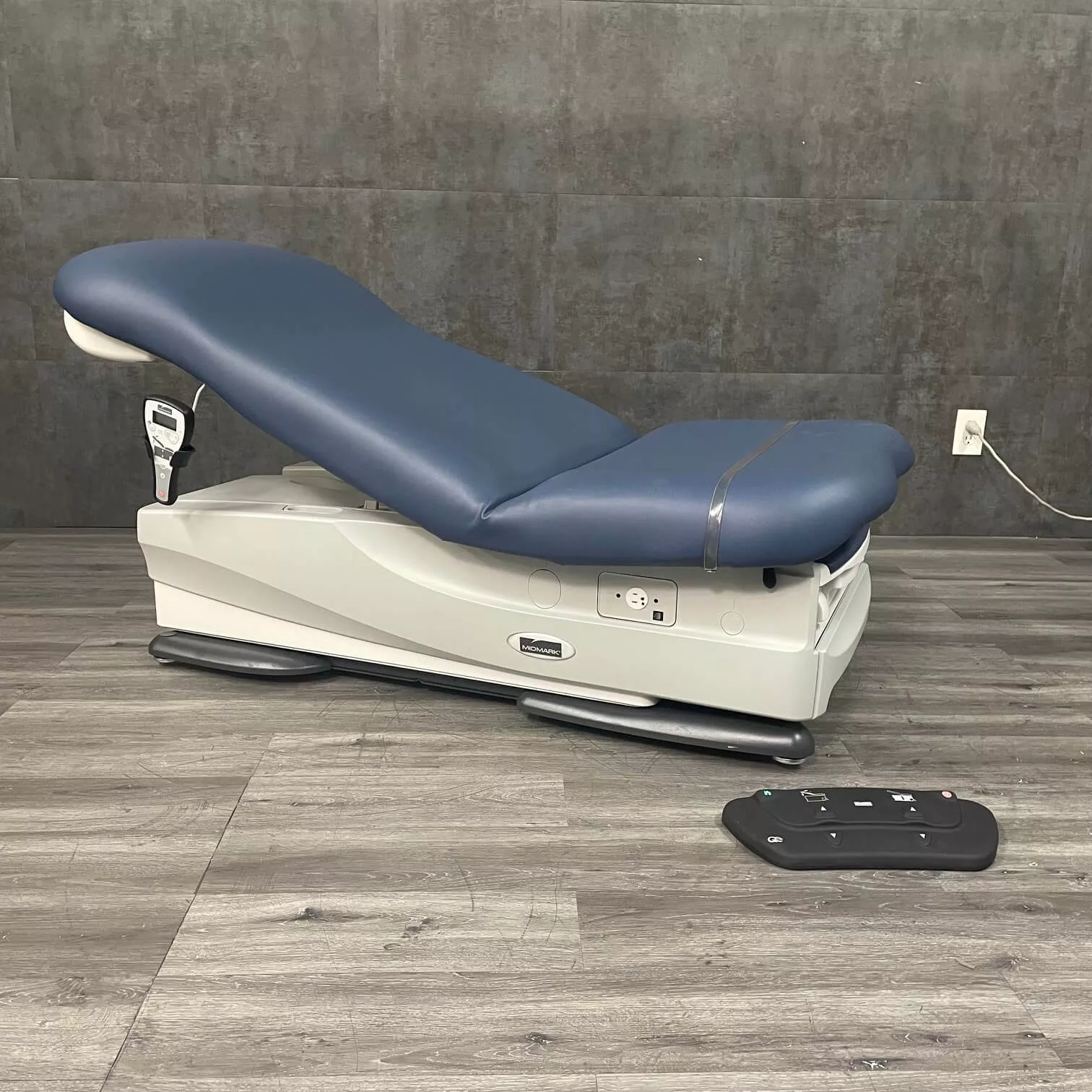 Midmark Ritter 626 Barrier-Free Examination Chair with Wireless Control