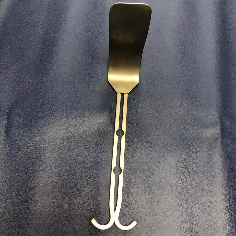 MILTEX #11-442 BALFOUR Center Blade for Retractor, (Used)