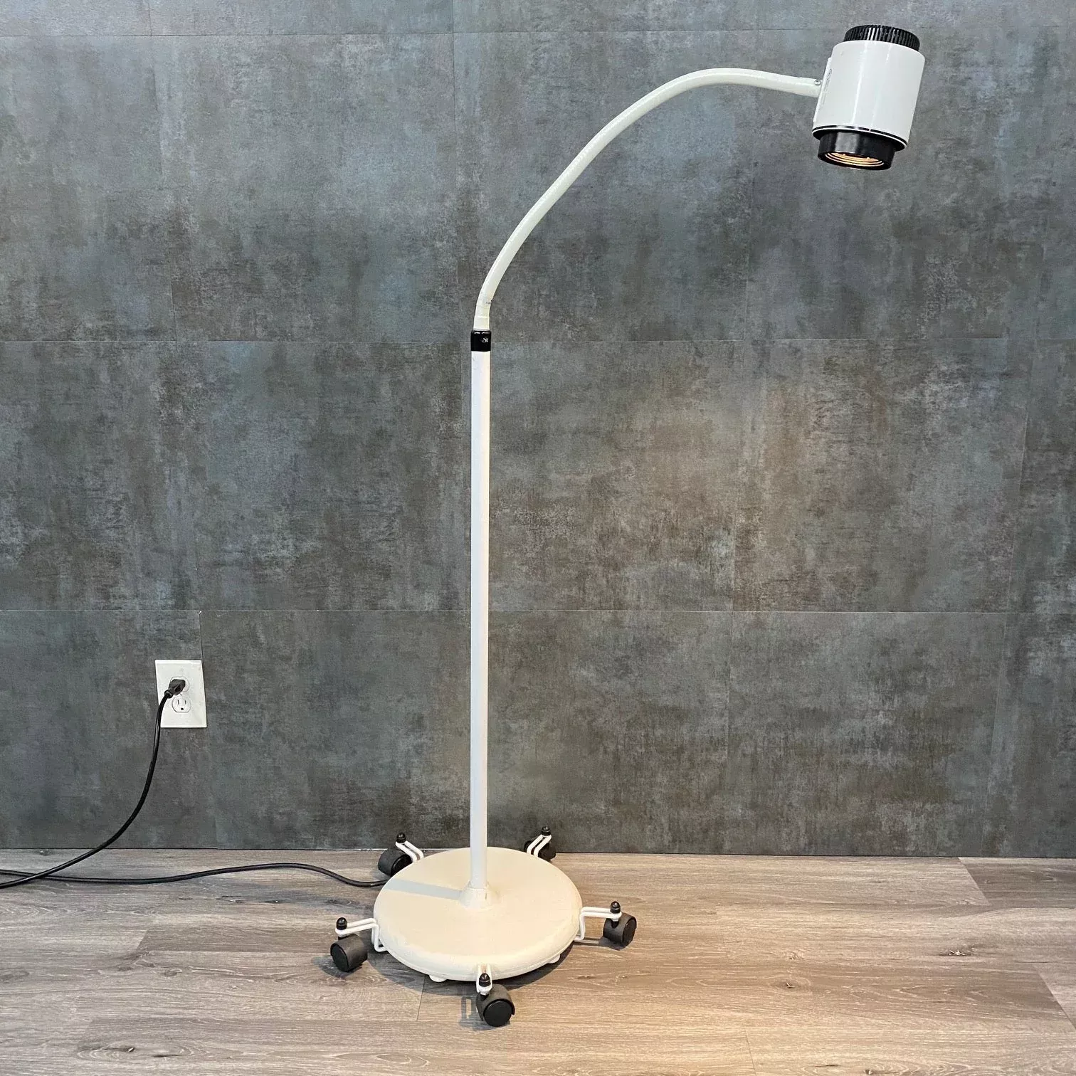 Mobile Examination Light