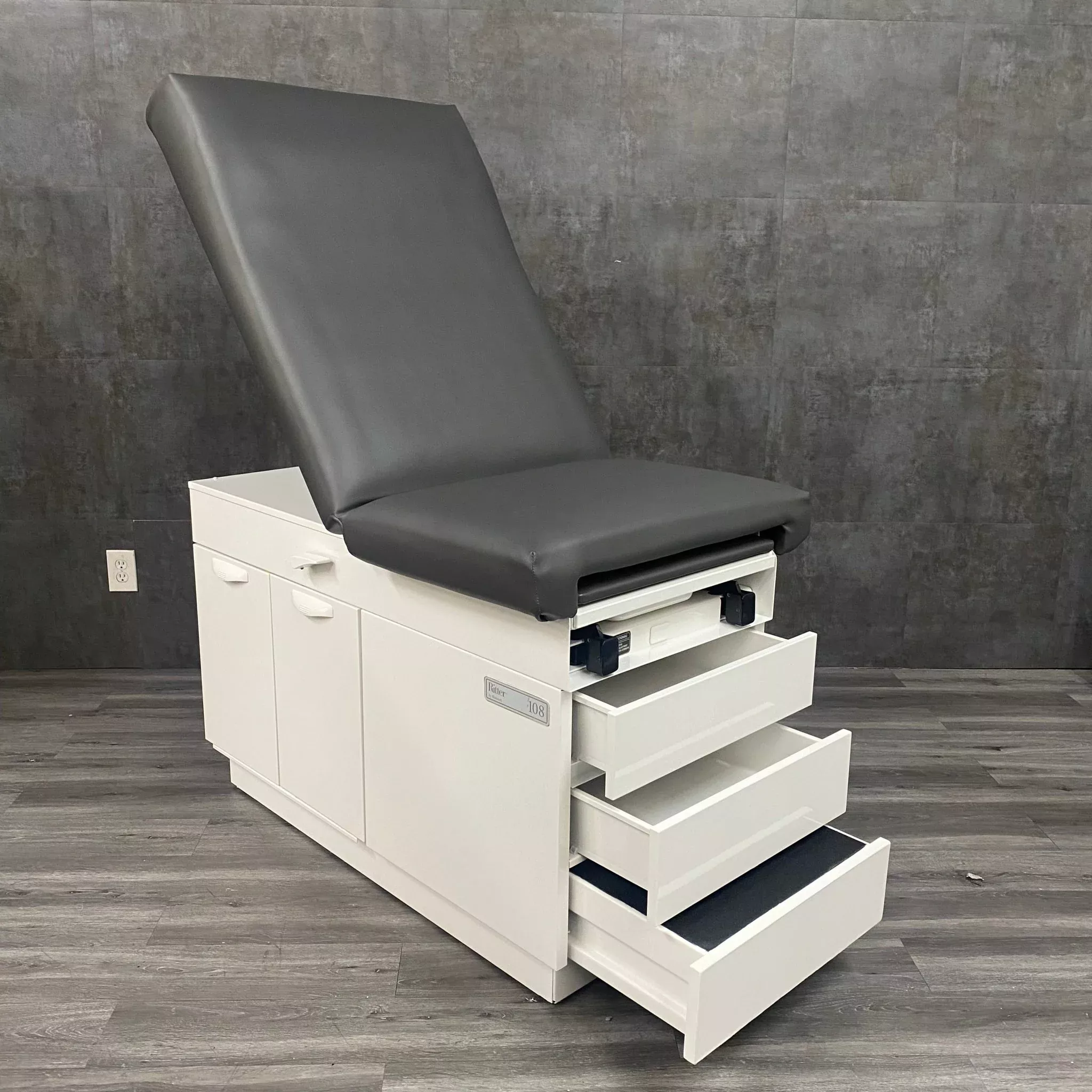 Ritter 108 Manual Exam Table