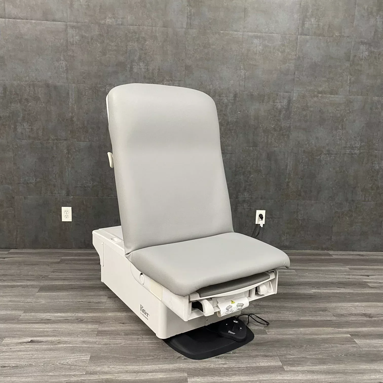 Ritter 224 Barrier-Free Examination Power Exam Table