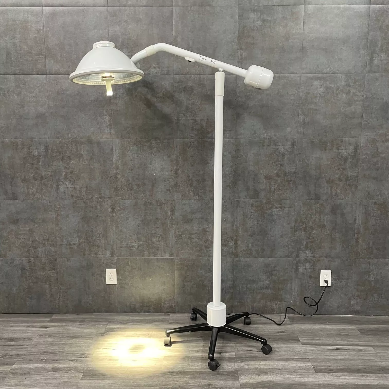 Ritter 355 Surgical Light with Mobile Base