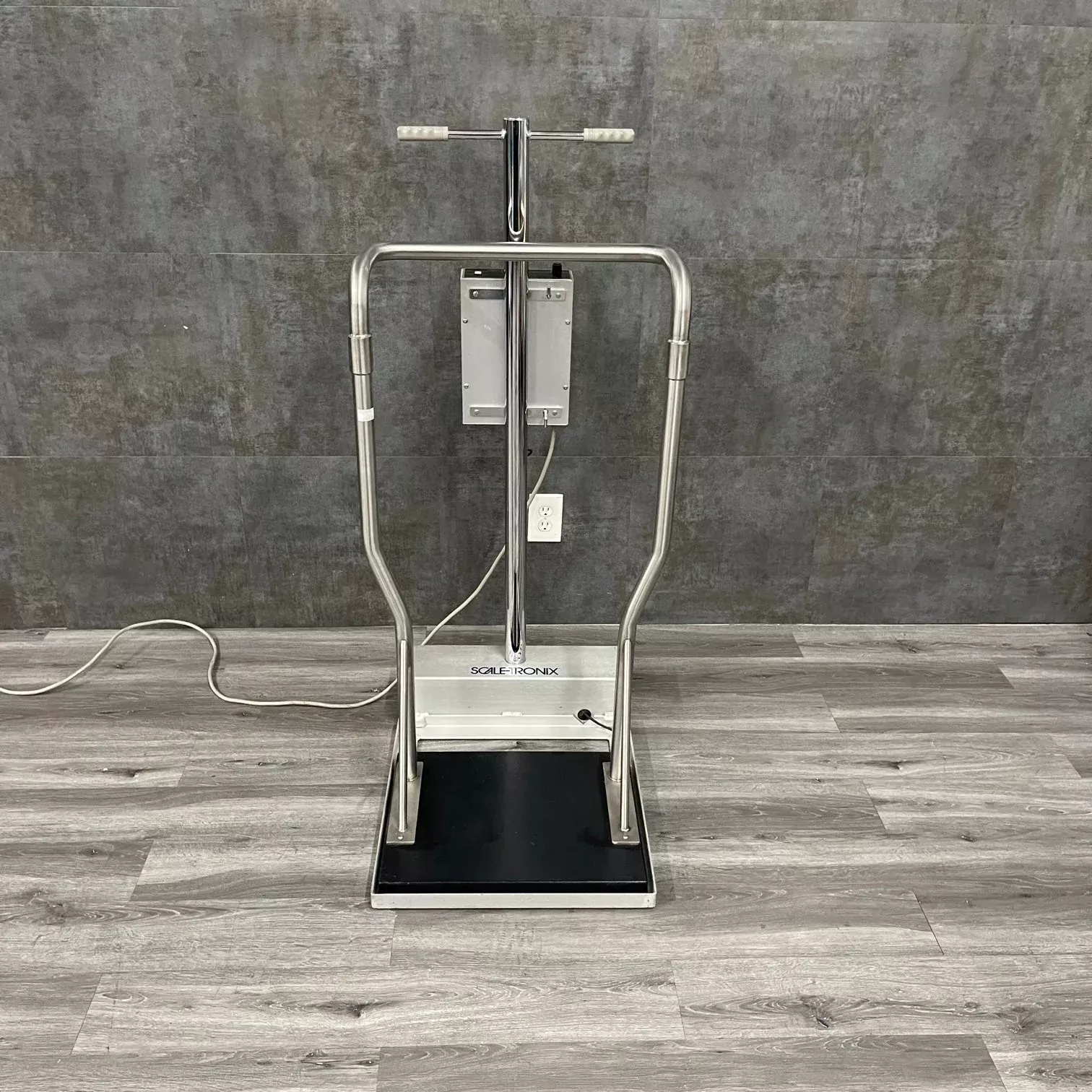 Scale-Tronix 5001 Stand On Scale (Refurbished)