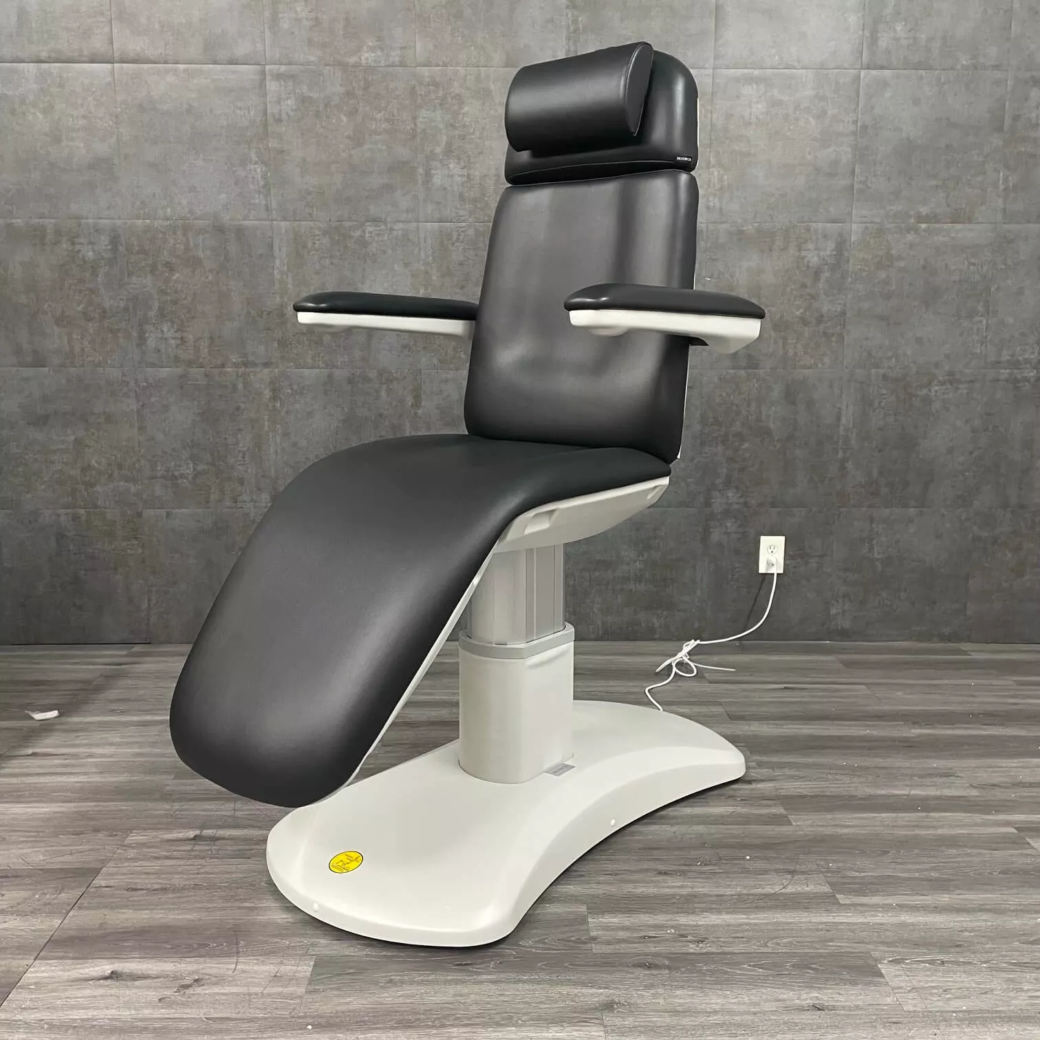 Silver Fox 2270FB Aesthetic Chair