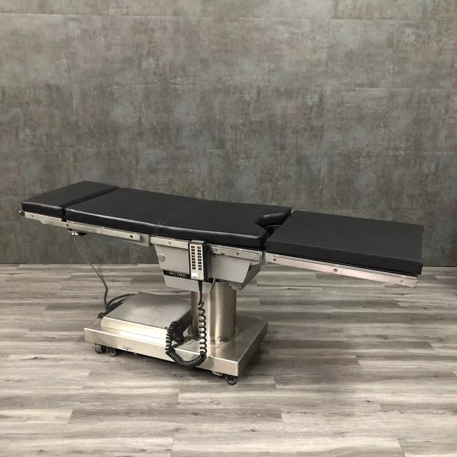 Skytron 6001 Elite Surgical Table – Refurbished Hospital-Grade OR Table