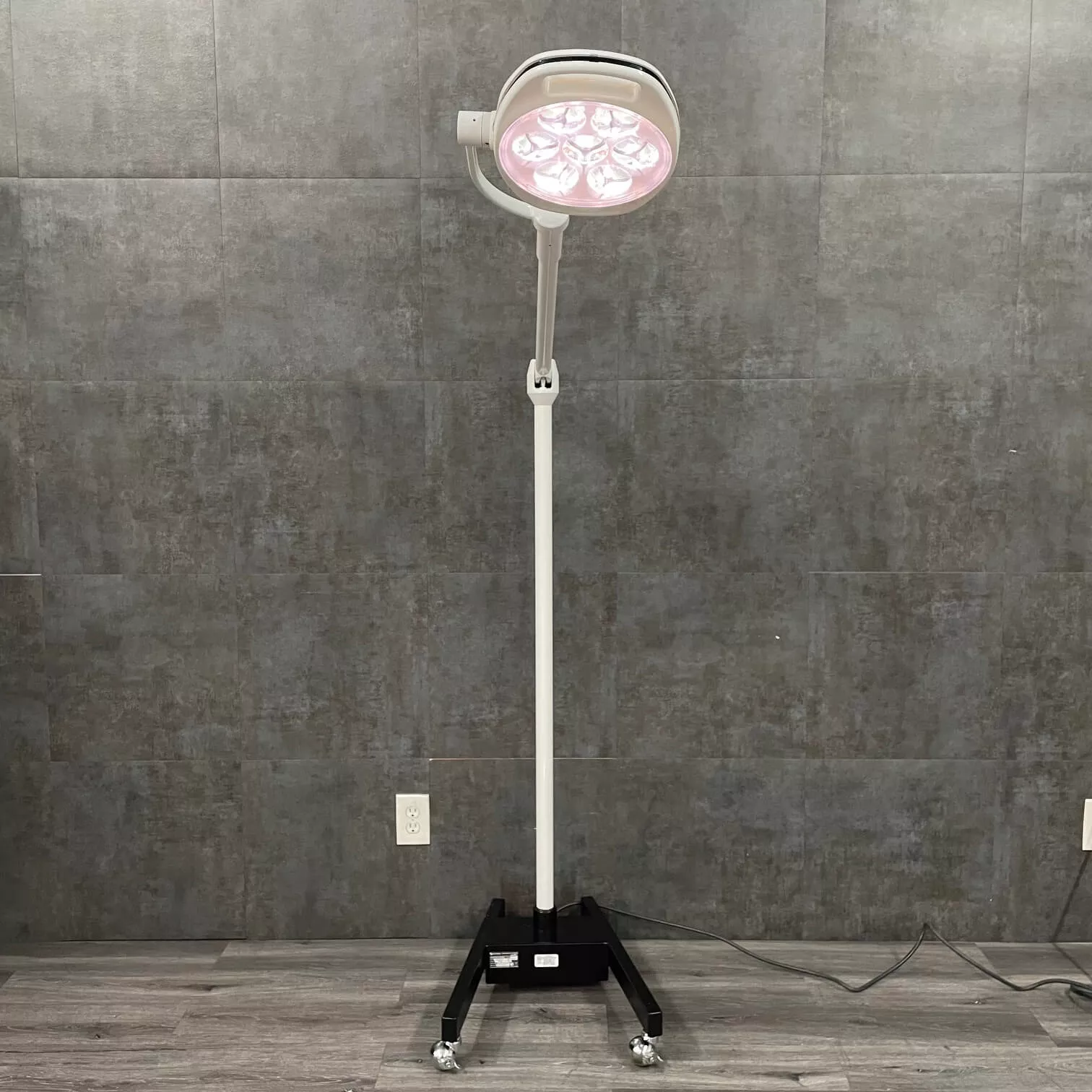 Skytron Spectra AUT1 Surgical Procedure Light