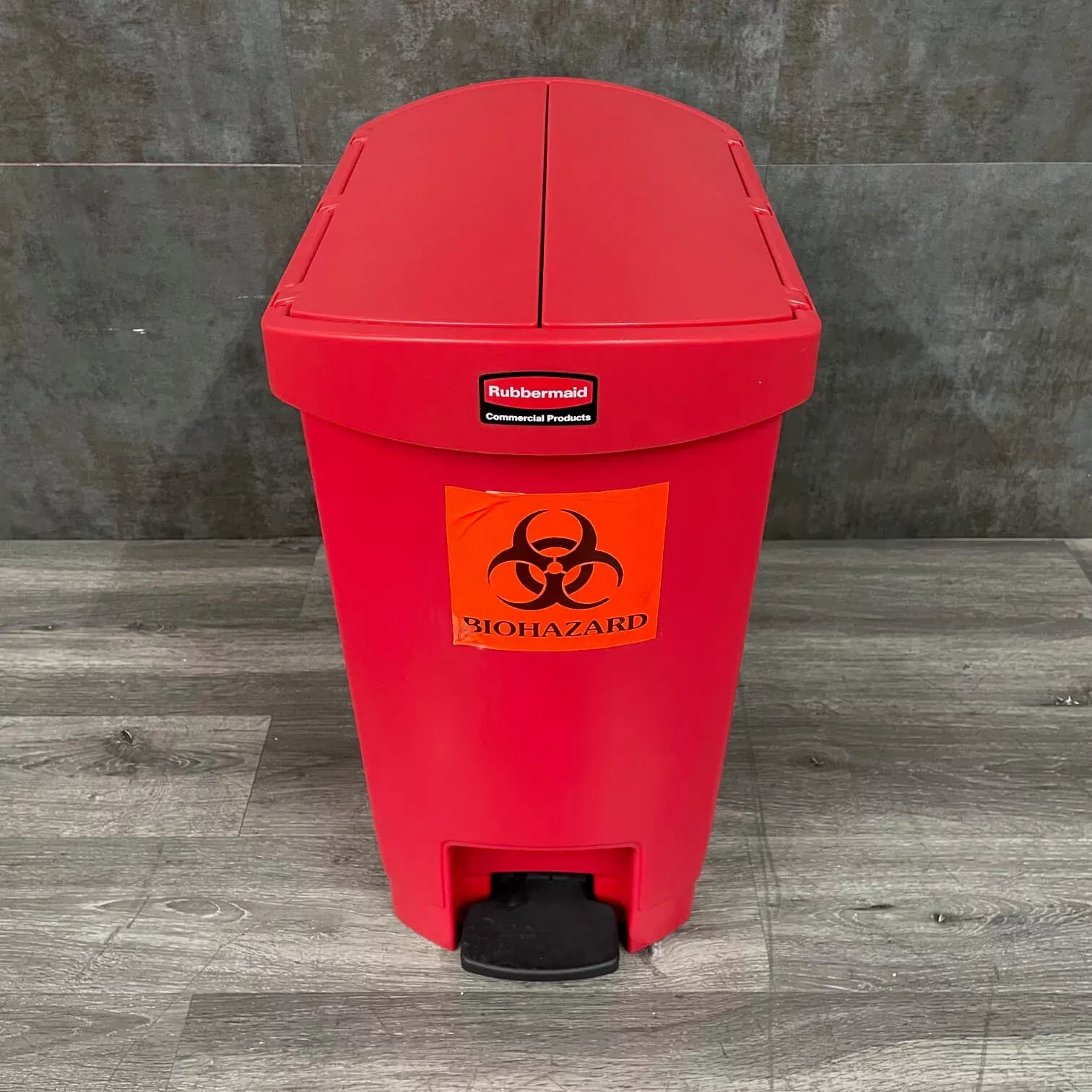 Slim Jim Streamline 8 G Resin end Step On Trash can