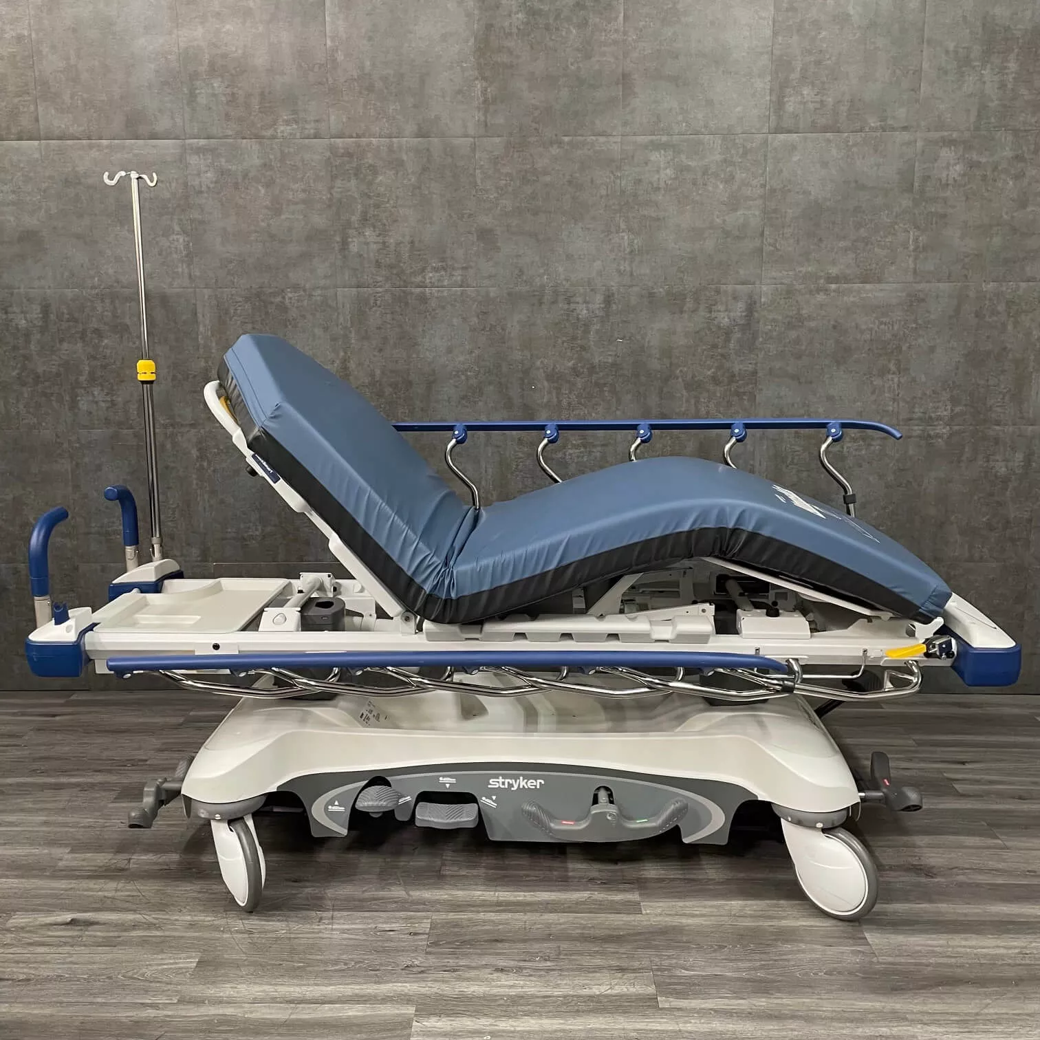 Stryker 1105 Prime Series Gurney