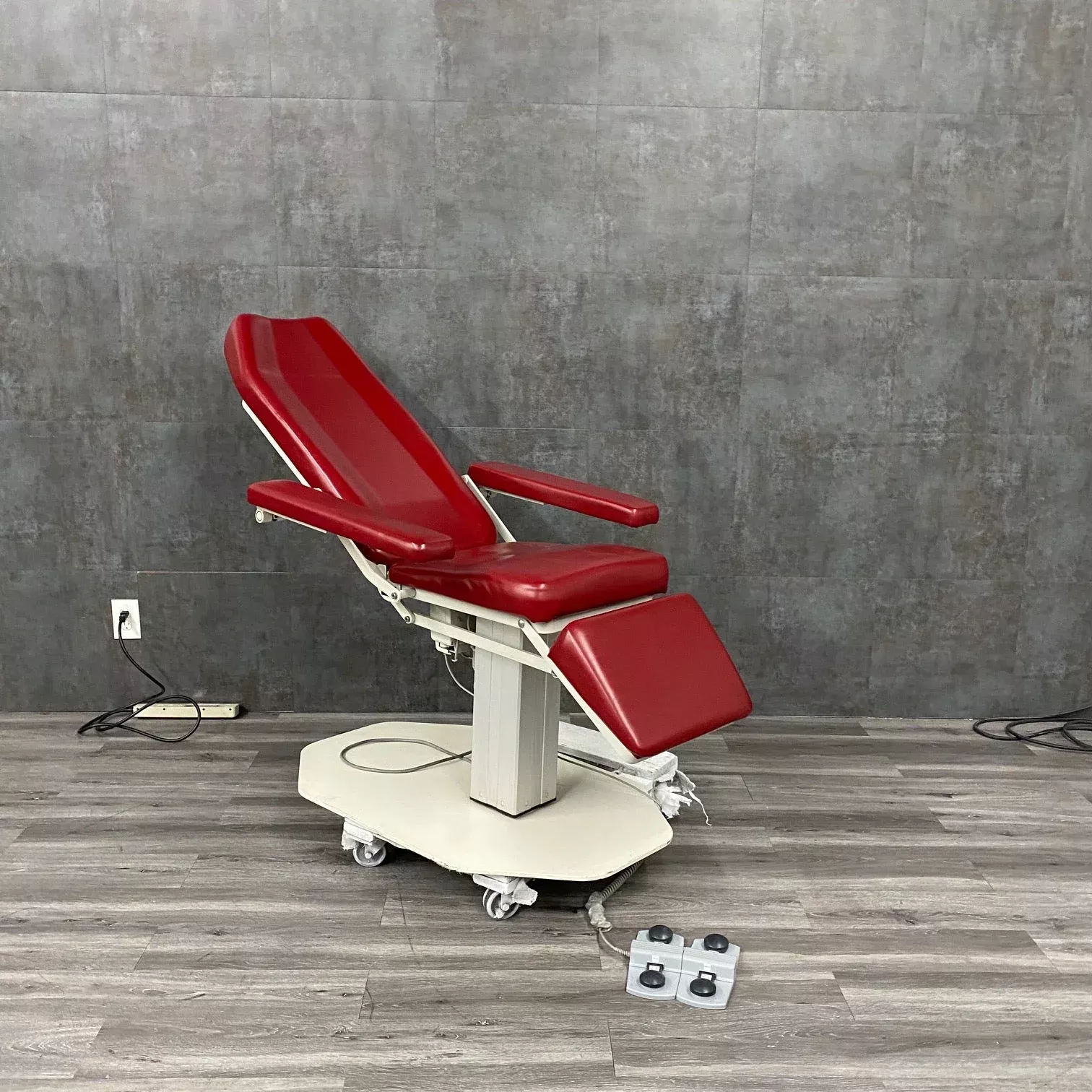UMF 8678 Power Phlebotomy Chair