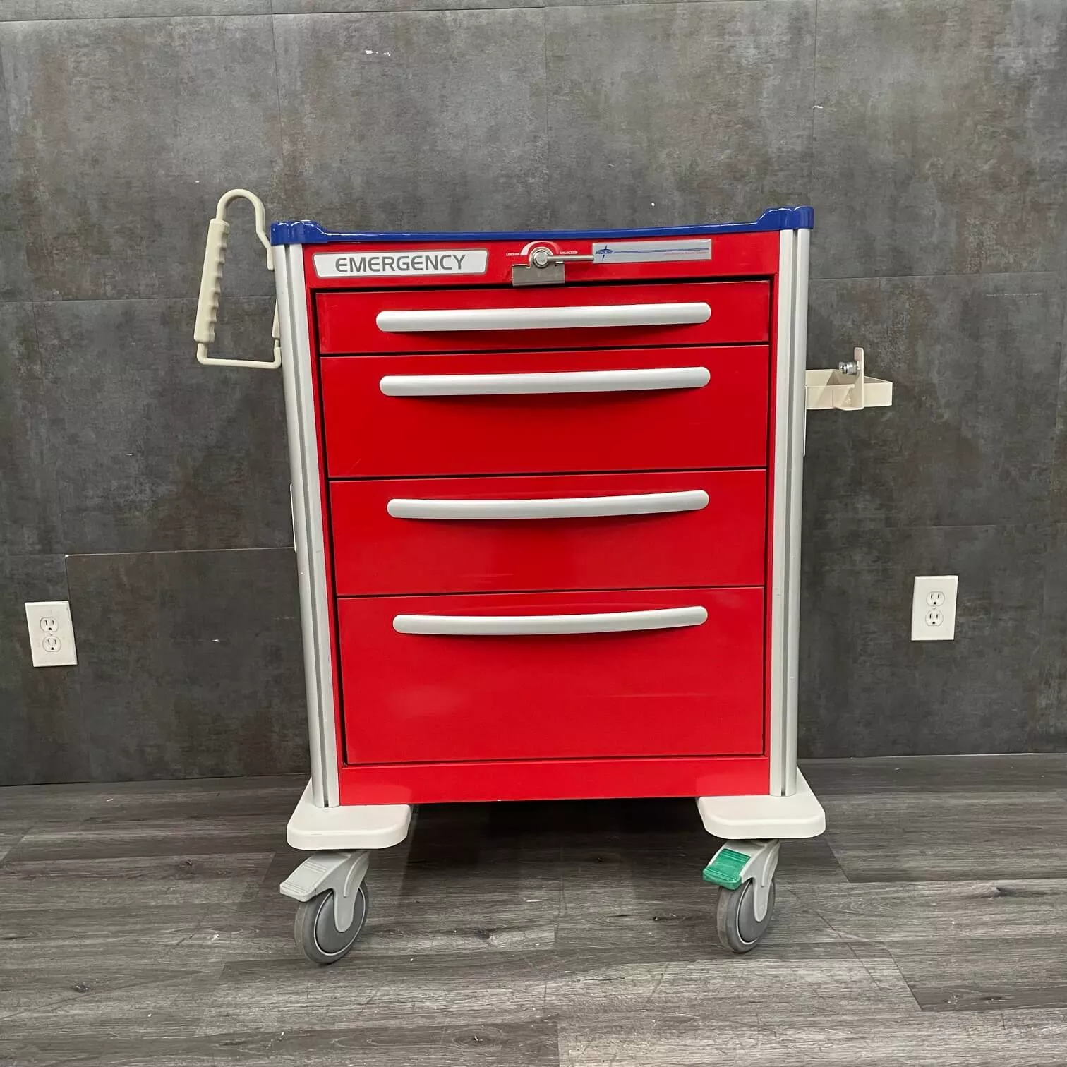 Waterloo healthcare Emergency Crash Cart