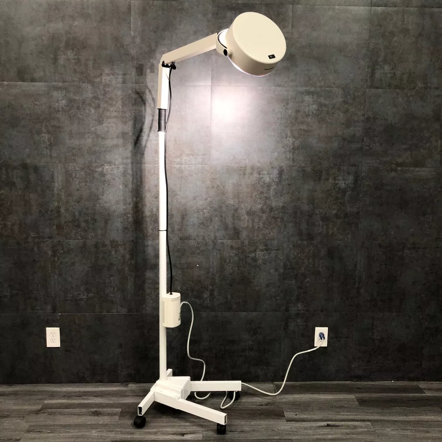 Welch Allyn LS200 LED Procedure Light (Refurnished)