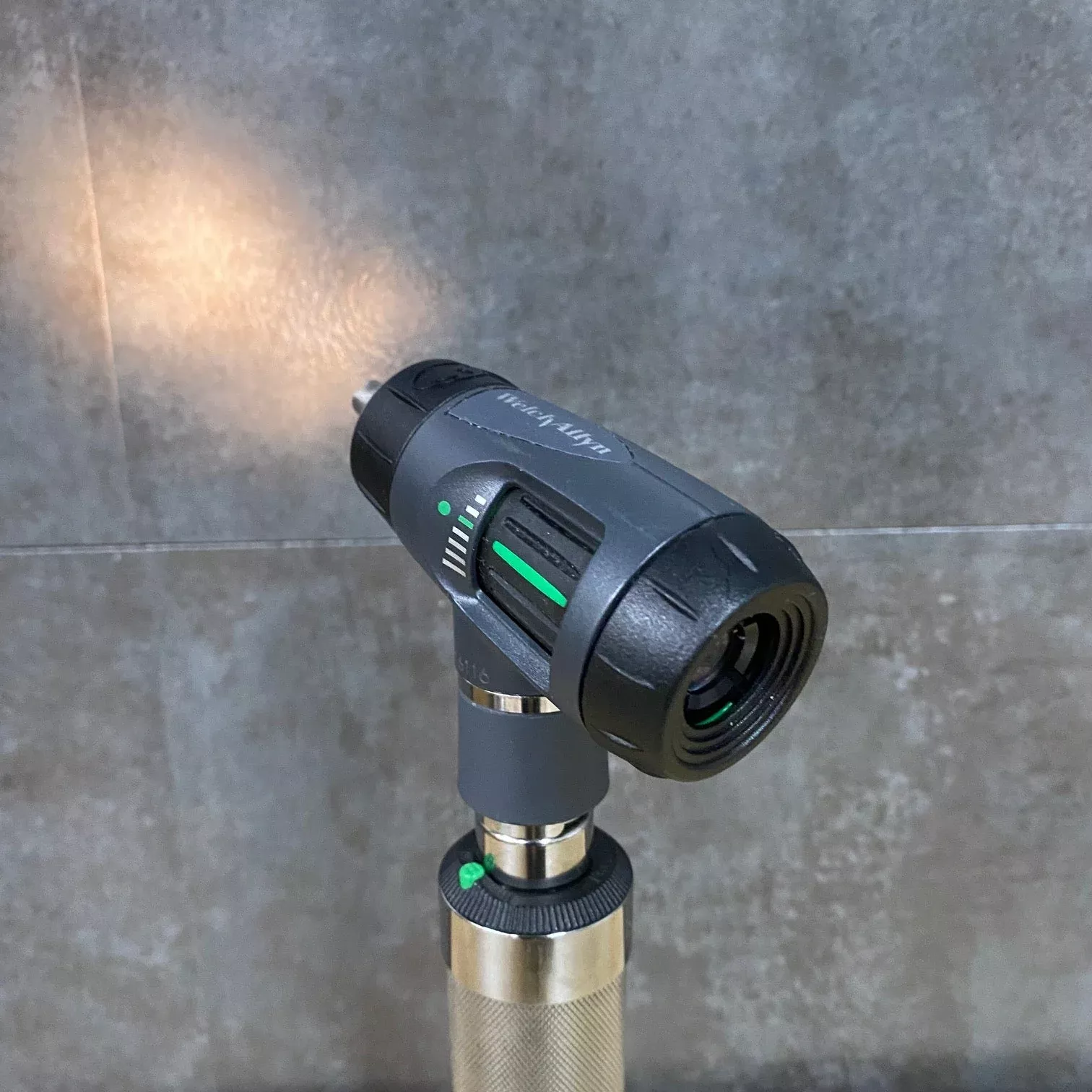 Welch Allyn Macro View Otoscope
