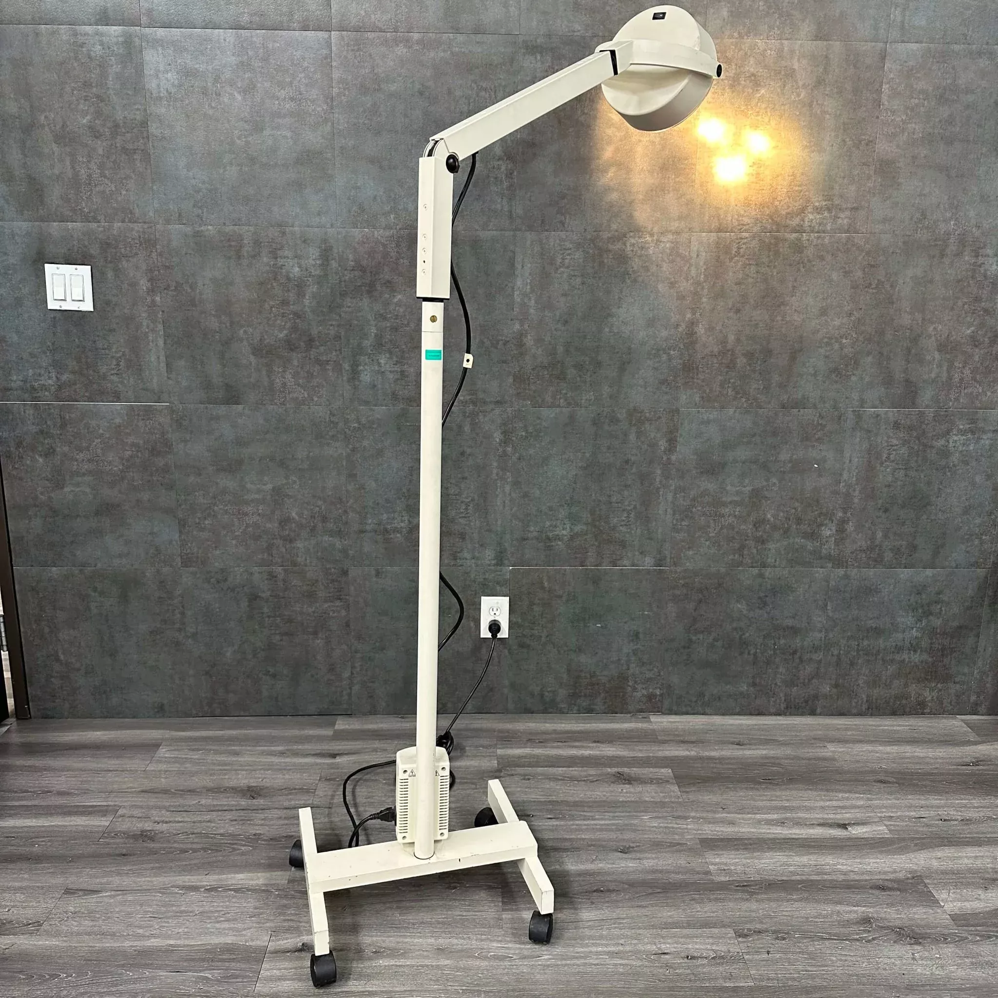 Welch Allyn Mobile Procedure Examination light