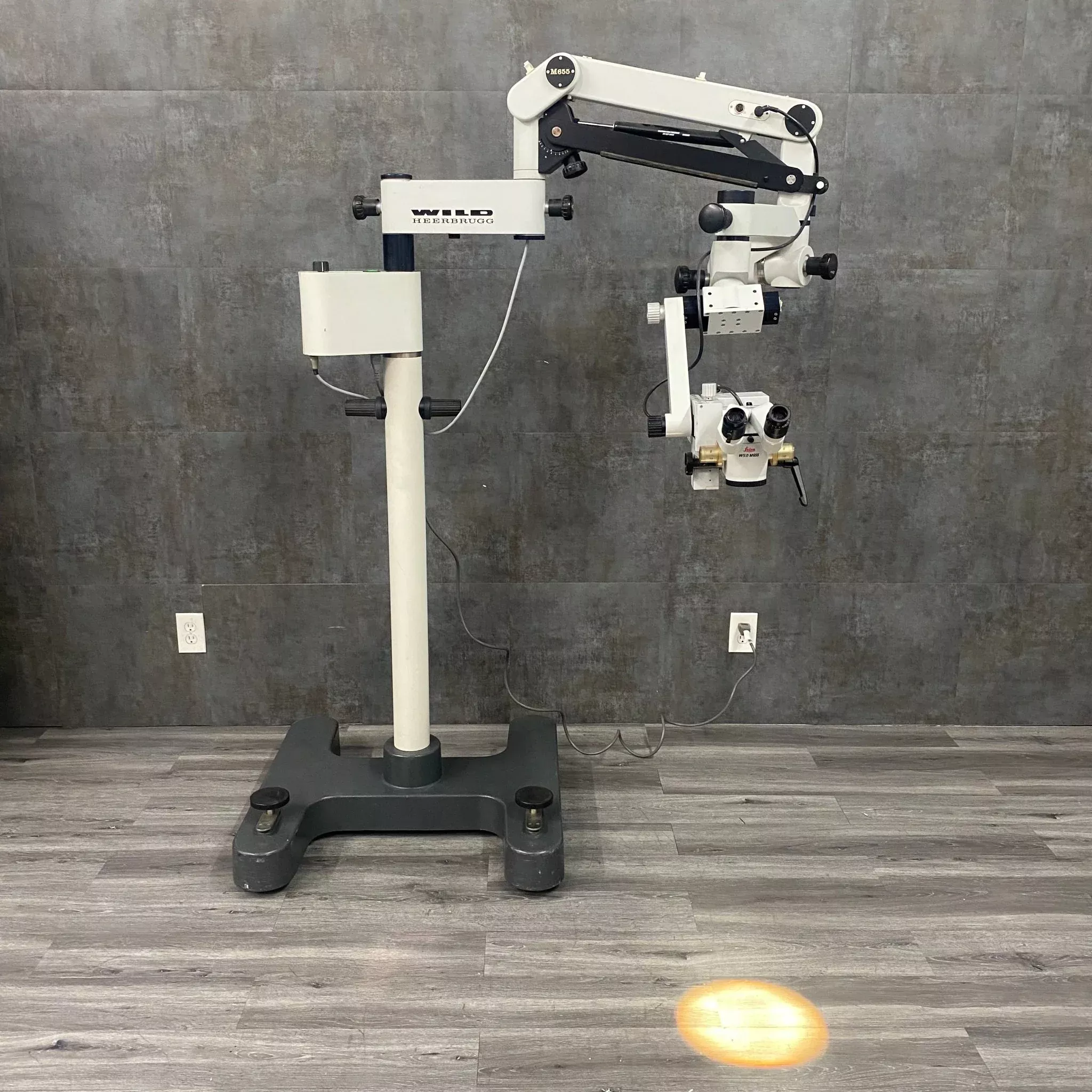 Wild Heerbrugg ENT/Dental Surgical Microscope
