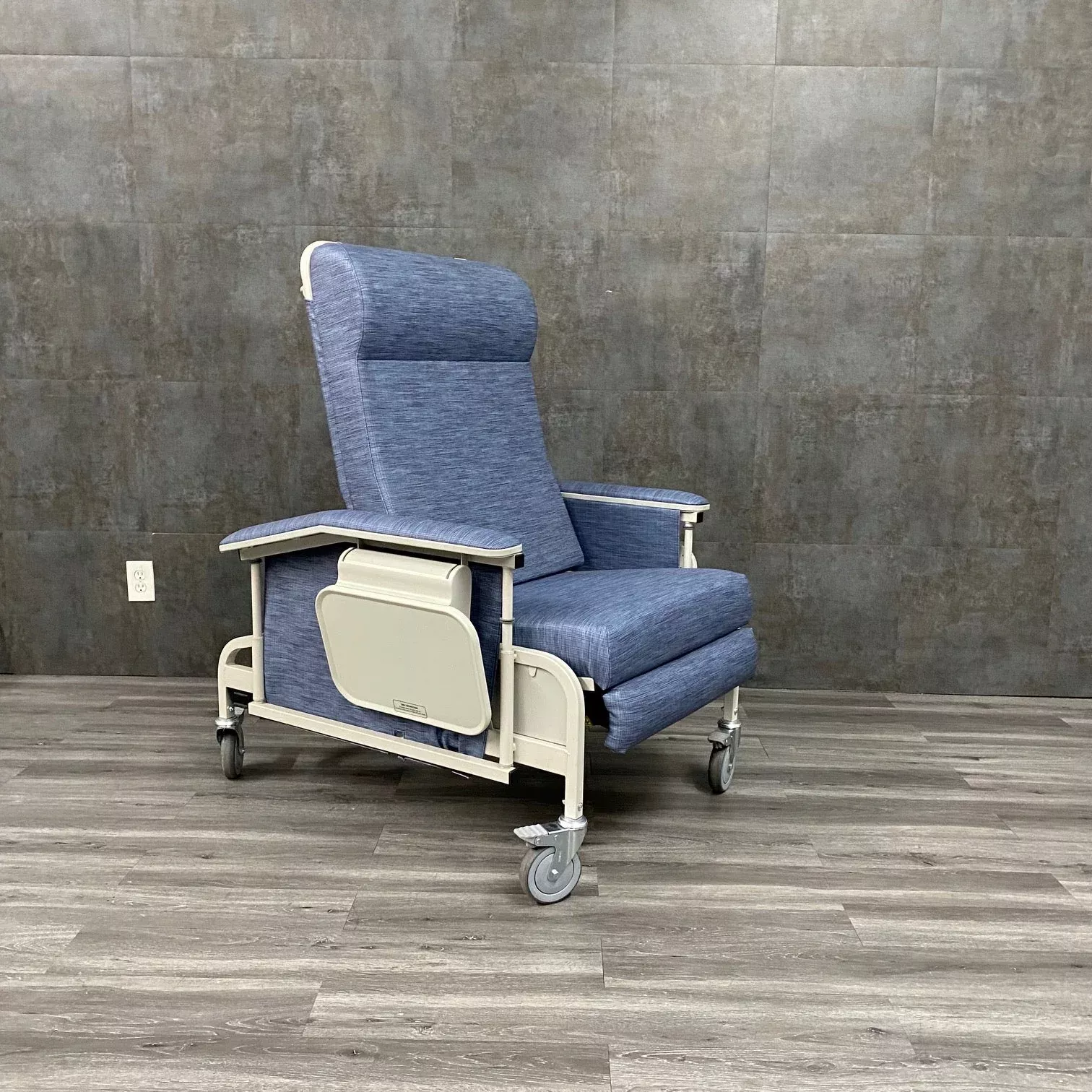 Winco Xl Clinical Care Recliner