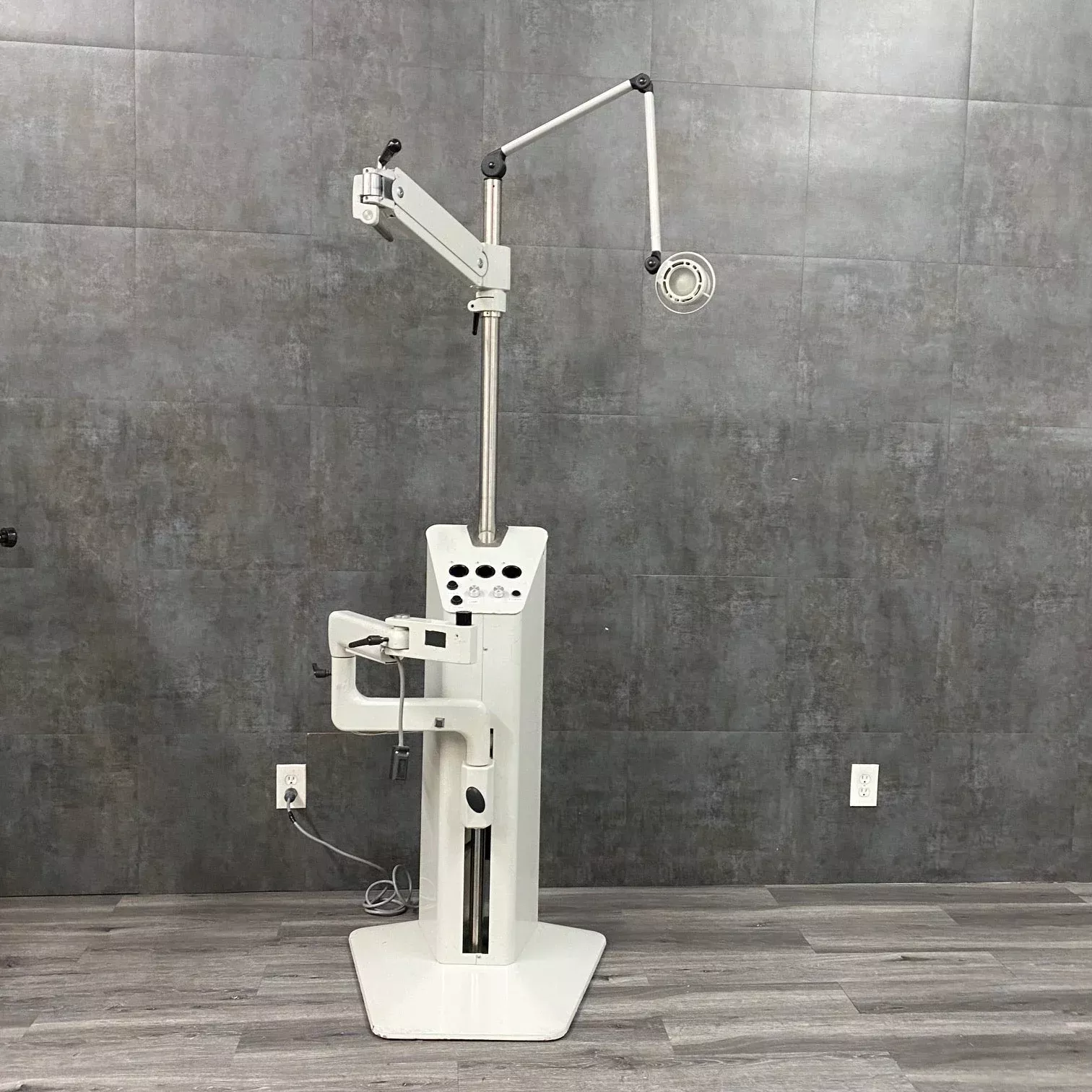 Woodlyn Optical Instrument Stand