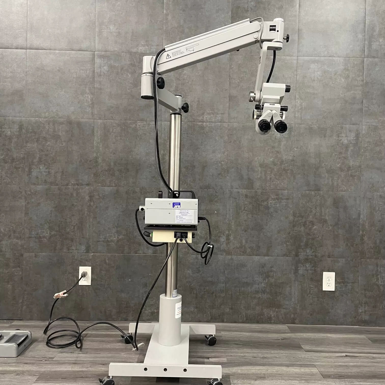 Zeiss OPMI 6-CFC Surgical Microscope